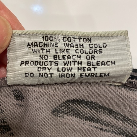 iCantoo Black V-neck Short Sleeve Top with Tan Island Palm Print and Shark Hem - Picture 7 of 10